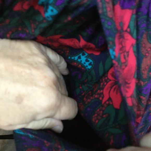 Block Island Petites Two Piece Set - Blouse and Skirt - Size M - Floral Print - Picture 6 of 6